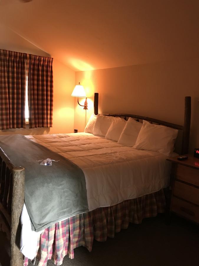 Mountain Lake Lodge Woods Bay ภายนอก รูปภาพ
